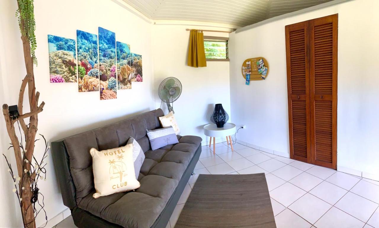 LODGE COLIBRIS vue panoramique mer et montagne pelée , 500 m plage dans un parc , Calme assuré Idéal pour découvrir le nord Caraïbes Le Carbet Extérieur photo