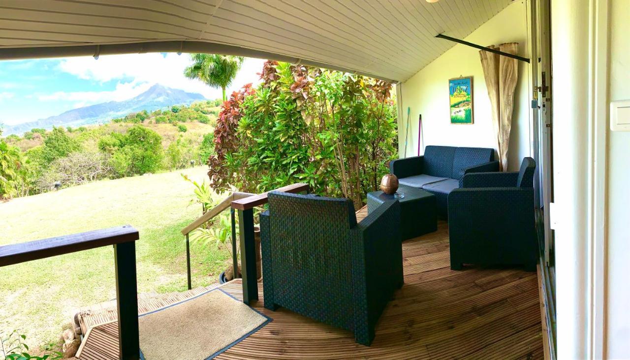 LODGE COLIBRIS vue panoramique mer et montagne pelée , 500 m plage dans un parc , Calme assuré Idéal pour découvrir le nord Caraïbes Le Carbet Extérieur photo