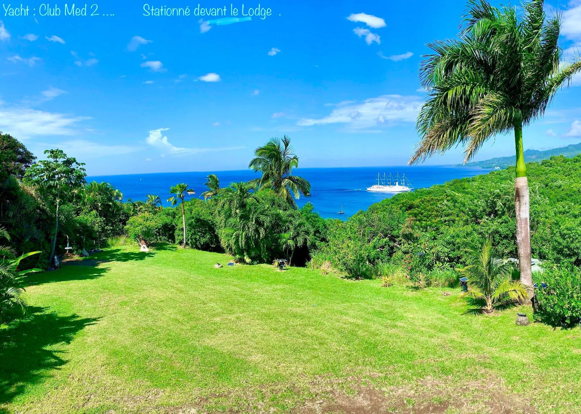 LODGE COLIBRIS vue panoramique mer et montagne pelée , 500 m plage dans un parc , Calme assuré Idéal pour découvrir le nord Caraïbes Le Carbet Extérieur photo